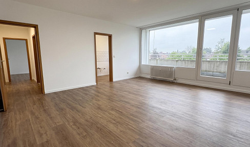 4 Zimmer Wohnung inkl. 2 Badezimmer & Balkon