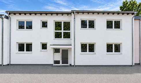 Completely renovated 2-room apartment with a spacious terrace, located in a quiet area!