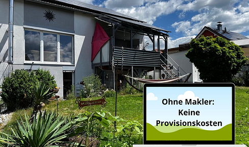 Wackersdorf / Meldau – Spacious single-family or two-family house with a separate apartment and a photovoltaic system.