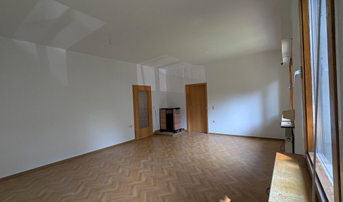 kleines Häusschen mit Garten, großer Garage und Stellplatz im Zentrum von MHL