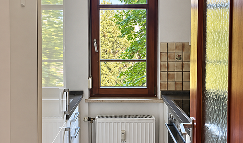 Charmante 2-Zimmer-Wohnung mit Erker, Südbalkon & Stellplatz – ruhig und zentral in Milbertshofen