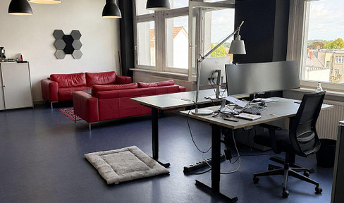 LOFT OFFICE in St. Georg | 83 m² | 3 rooms | View of the Alster lake | TrackMan system | 2 minutes to the main train station.