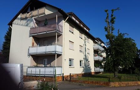 Well-maintained 3-room apartment with a balcony in Hockenheim.