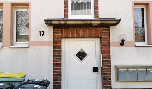 kleine aber feine 2-Raum-Wohnung 43 m2 Küche, Bad im EG