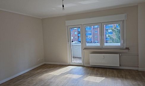 Erstvermietung nach Sanierung | Helle 2-Zimmer Wohnung mit Balkon und Einbauküche