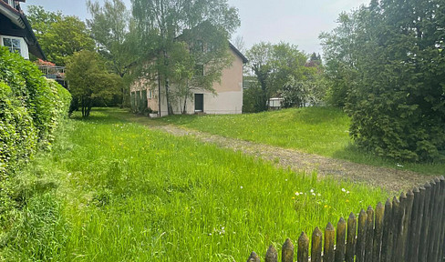 Exclusive building plot in a desirable residential area of Ismaning.