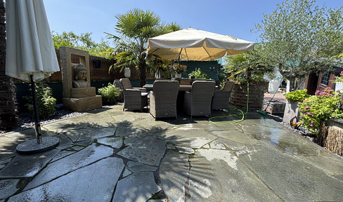 Exceptional property with a farmhouse, offering space for living, working, and hobbies, situated on a plot of land | Approximately 380 m² of usable space.