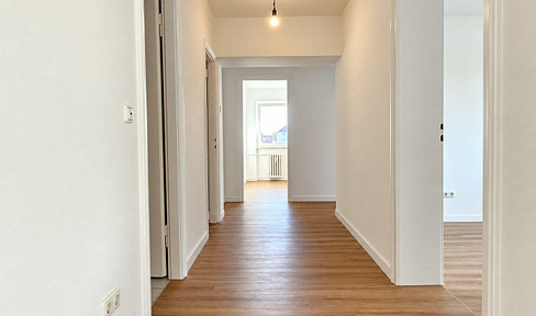 Newly renovated 3.5-room apartment with balconies in Laim.