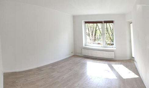 Helle, freundliche  2-Zimmer Wohnung in Hamburg-Uhlenhorst mit Balkon, courtagefrei