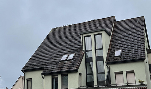 Bright 3.5-room apartment with a balcony and terrace, located in the center of Möglingen – no commission fees.