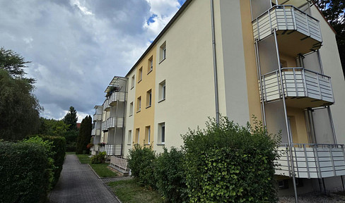 Spacious 4-room apartment in a quiet location.