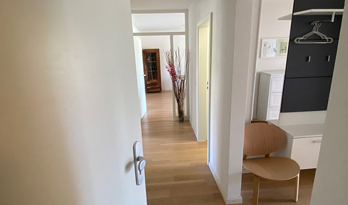 Furnished apartment in a very good location.