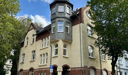 Spacious apartment in a historic villa located near the Science Park in Gelsenkirchen.