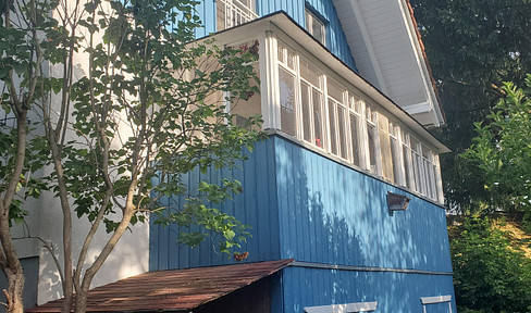 Detached house in Buxach.