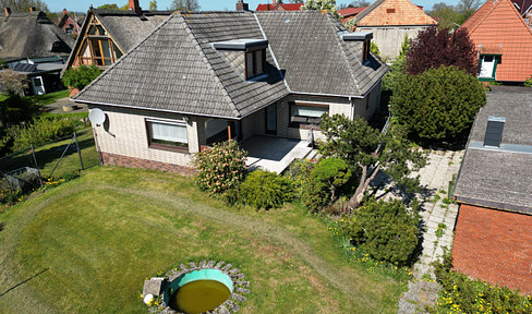 Freistehendes Raumwunder in Ostseenähe: Großzügiges Familiendomizil mit 4 Garagen & XXL-Grundstück