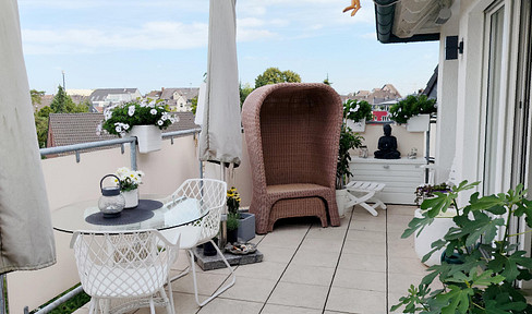 Beautiful, bright 3-room maisonette apartment with stunning views over the city of Moers.
