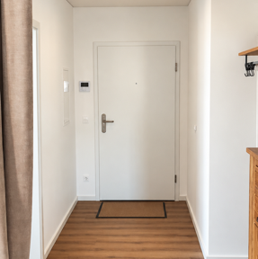 New 3-room apartment with elevator and balcony – 4.0% yield, no commission.