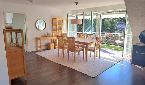 No commission - Bright 4-room maisonette apartment on an upper floor, in a quiet location, Hamburg-Wohldorf-Ohlstedt.
