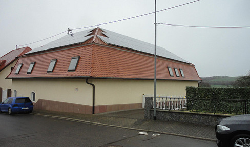 Plenty of space for ideas – working, living, and investing, all under one roof.