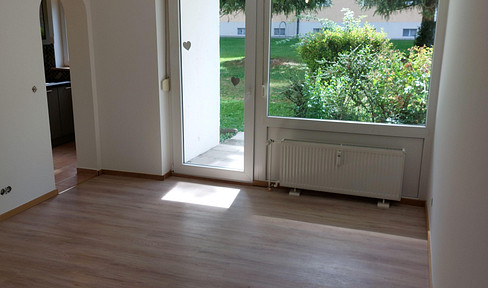 Bright, one-room apartment on the ground floor, 35 square meters, in a quiet location in Kochel am See, at Lainbach 17.