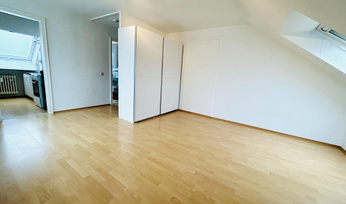 Helle Dachgeschosswohnung in ruhiger Lage – Ideal für Singles oder Pendler