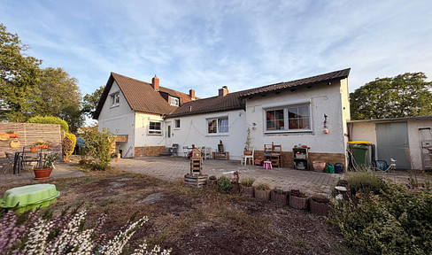 Completely renovated home with a 630 m² plot – modern, cozy, and ready to move in.