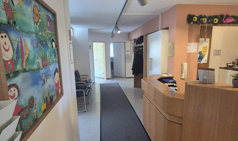 Büro / Praxis in zentraler Lage von Erdweg