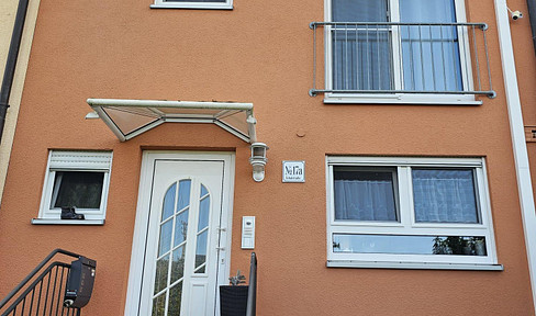 Exklusives Reihenmittelhaus mit Pool und Klimaanlage