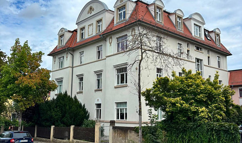 Sehr schöne sanierte Altbauwohnung mit Blick