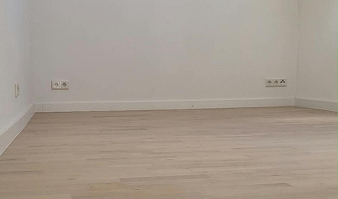 Kleines Nebengebäude mit Bad zu vermieten