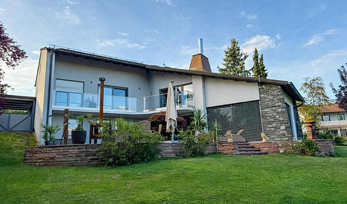 Architektenvilla mit Traumblick in bester Lage von Hof