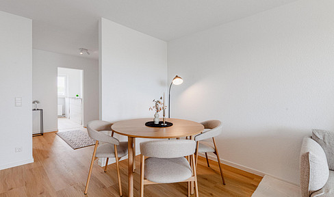 SPACIOUS APARTMENT: Bright 4-room apartment with two balconies and an underground parking space.