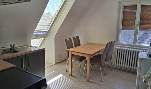 Small, bright, and attractive apartment in a green, yet central location.