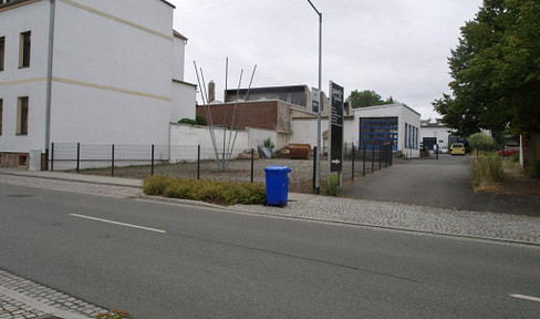 Former car dealership - Divided into smaller units - Suitable for investment or for owner-occupancy.
