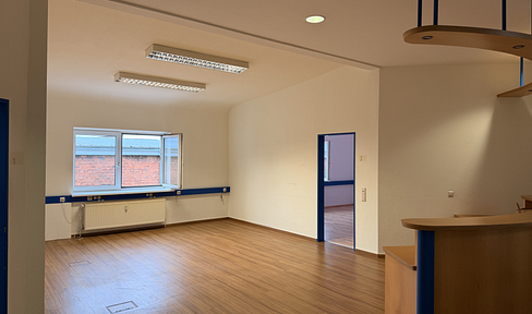 Flexible, bright office space near the city center of Braunschweig – with elevator and parking spaces.
