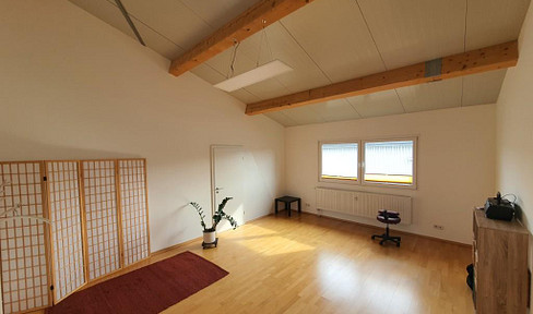 Bright, well-lit office and/or practice space (approximately 60 square meters) available in the southern part of Rottweil.