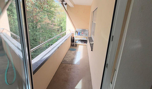 Looking for a roommate for a shared apartment in Karlsruhe, Waldstadt. The apartment is located just a 2-minute walk from the S-Bahn (suburban train) and a shopping center.