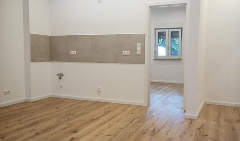 ++Excellent, renovated 2-room apartment with balcony++ Shower bathroom++ Parquet flooring++