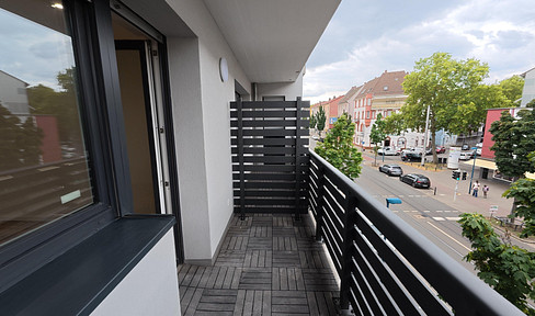 ++TOP: Completely renovated 2-room apartment with balcony++ New fitted kitchen++ Parquet flooring++