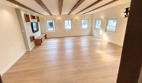 Renovated 2-room apartment in a historic building, located in Stuttgart-Plieningen.