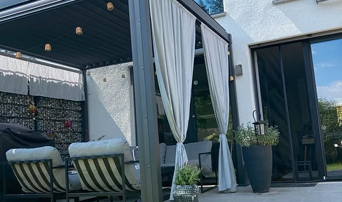 No fees! Apartment with 5 rooms, 2 bathrooms, 2 rooftop terraces, and 2 parking spaces in a garage – Energy efficiency rating A, available from December.