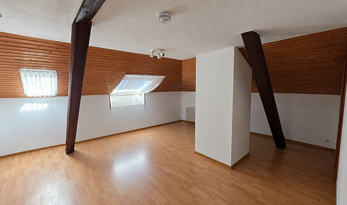 Zentrales 1-Zimmer-Dachgeschoss-Apartment mit Einbauküche nahe Uniklinik & Uni