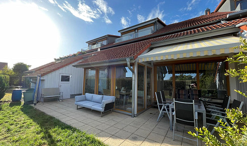 Live like you're in your own house | 105 m² ground floor apartment with a private garden, conservatory, and garage in Velpke.
