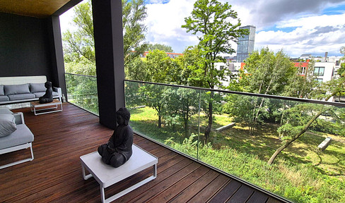Exclusive living directly on the Spree River – Furnished 2-room apartment (97m2) located on the Stralau peninsula.