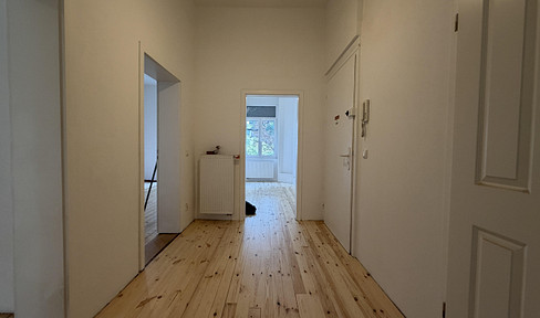 *Erstbezug* Kernsanierte 3-Zimmer Altbau Wohnung auf der Bergerstraße mit EBK und Balkon