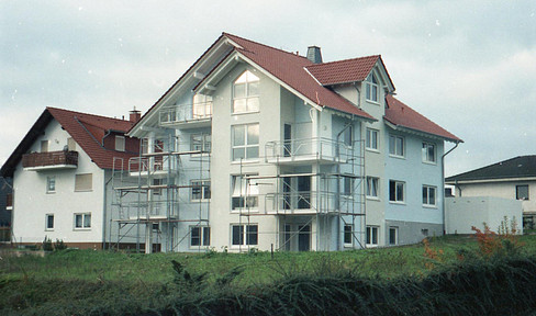 3.5-room apartment with balcony on the first floor, located in a quiet residential area.