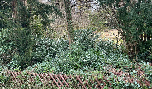 Attractive building plot in a sunny location.