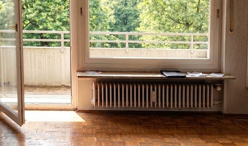 Freie, renovierungsbedürftige 3-4-Zi-Whg mit 3 Balkonen und Aufzug