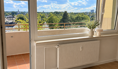 Frisch sanierte & voll möblierte 1-Zi.Whg mit Balkon fußläufig zum Schlosspark und Mainufer