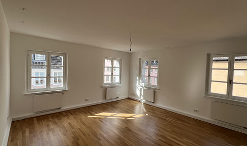 Bright 3-room apartment in the Carlstadt district.